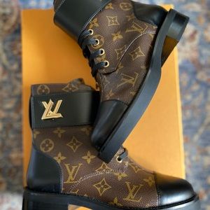 ❌SOLD❌🌼Wonderland Flat Ranger Louis Vuitton Boots🌼